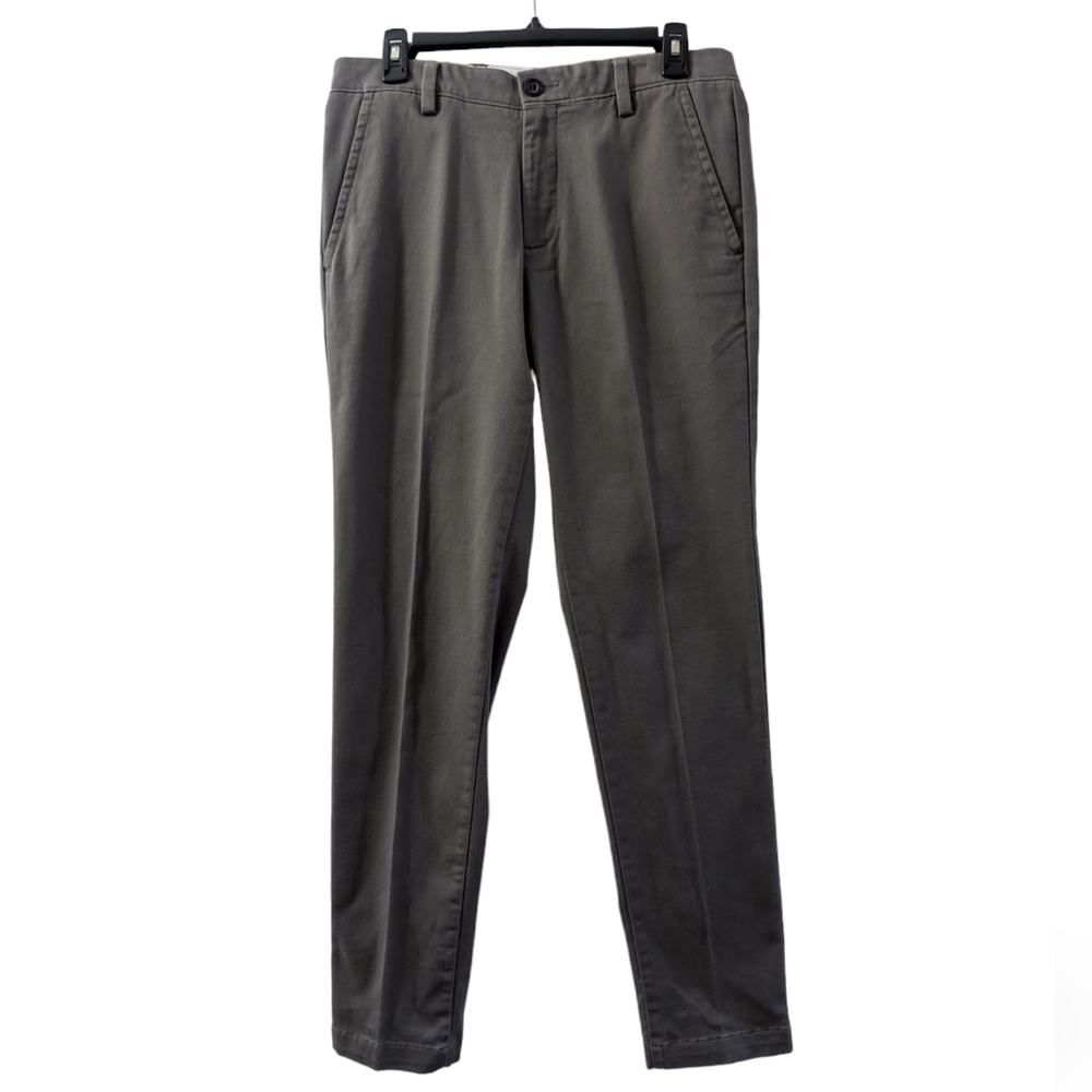 Men's Dockers Slim Fit Brown Slacks/Dress pants. Waist 30 Length 32.